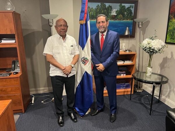 encuentro con Eligio Jáquez, cónsul general de la República Dominicana en Nueva York